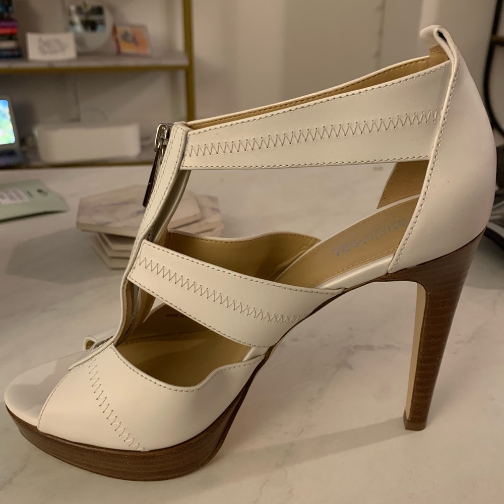 Michal Kors heel!